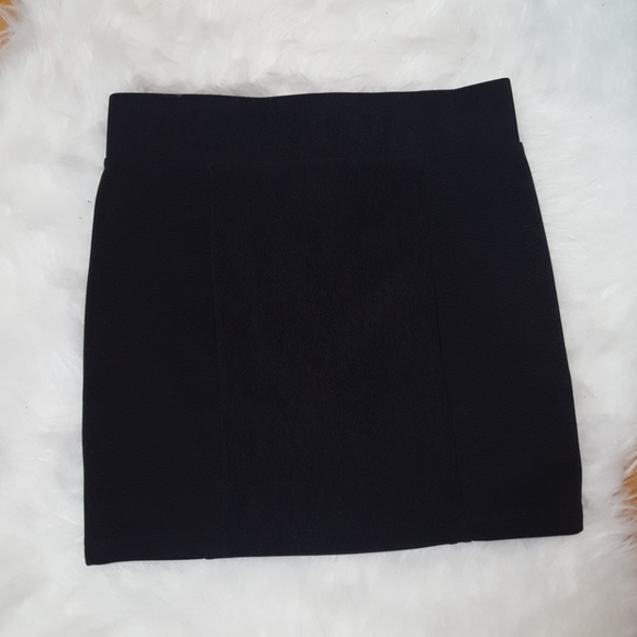 H&M Black Ribbed Bodycon Mini Skirt - Picture 1 of 8